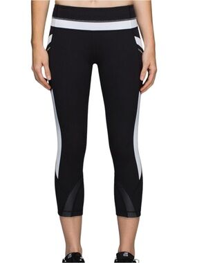 Lululemon Run Inspire Crop II Full-On Luxtreme Leggings in Black & White Size 6